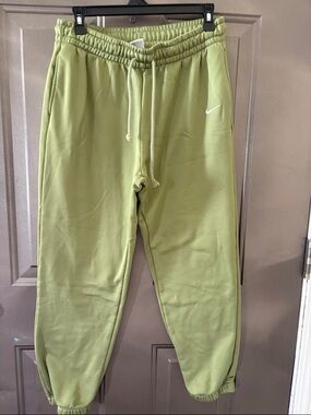 Nike Thermawear Light Olive Green Fleece Joggers with White Swoosh
